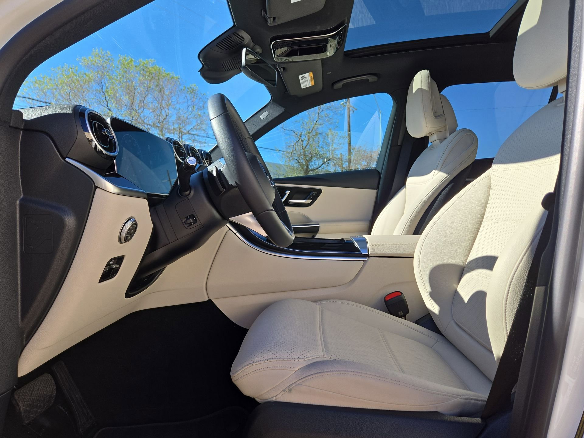 Used 2025 Mercedes-Benz GLC 300 GLC 300 4MATIC image 16