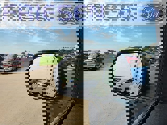 Used 2023 Ford Explorer XLT image 11