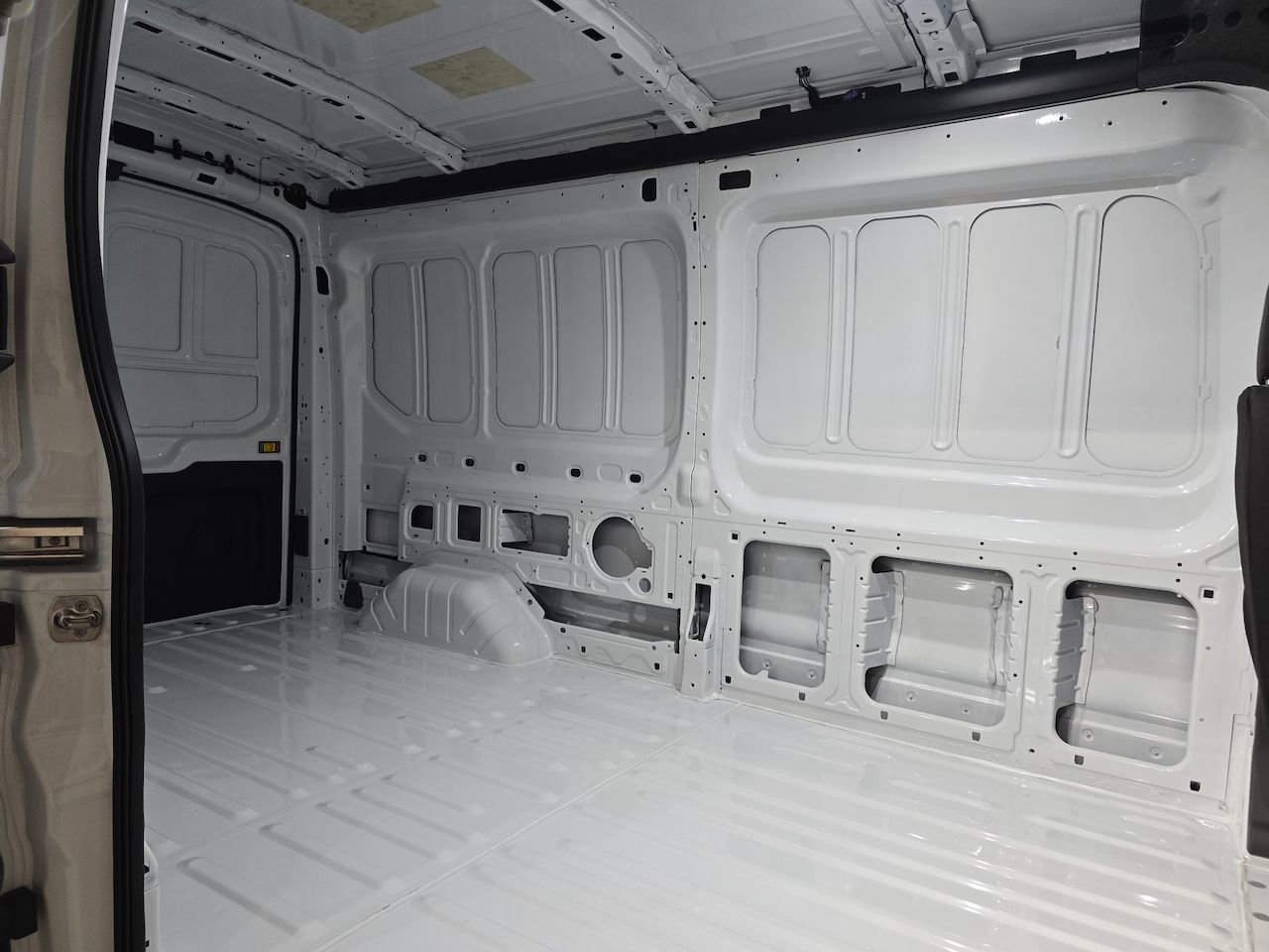 New 2026 Ford Transit 250 148 Medium Roof image 12