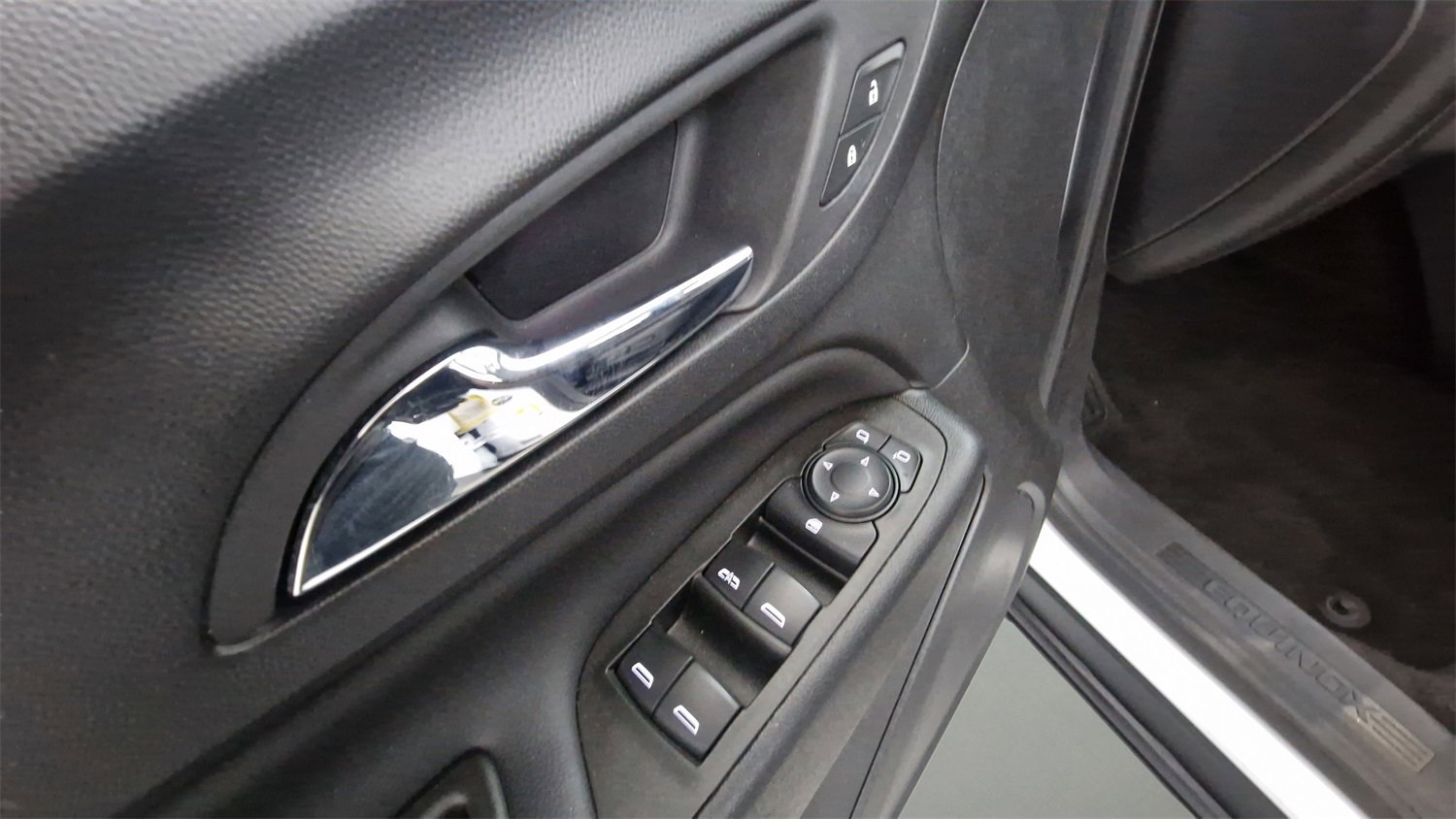 Certified 2022 Chevrolet Equinox LT w/ LPO, Floor Liner Package image 13