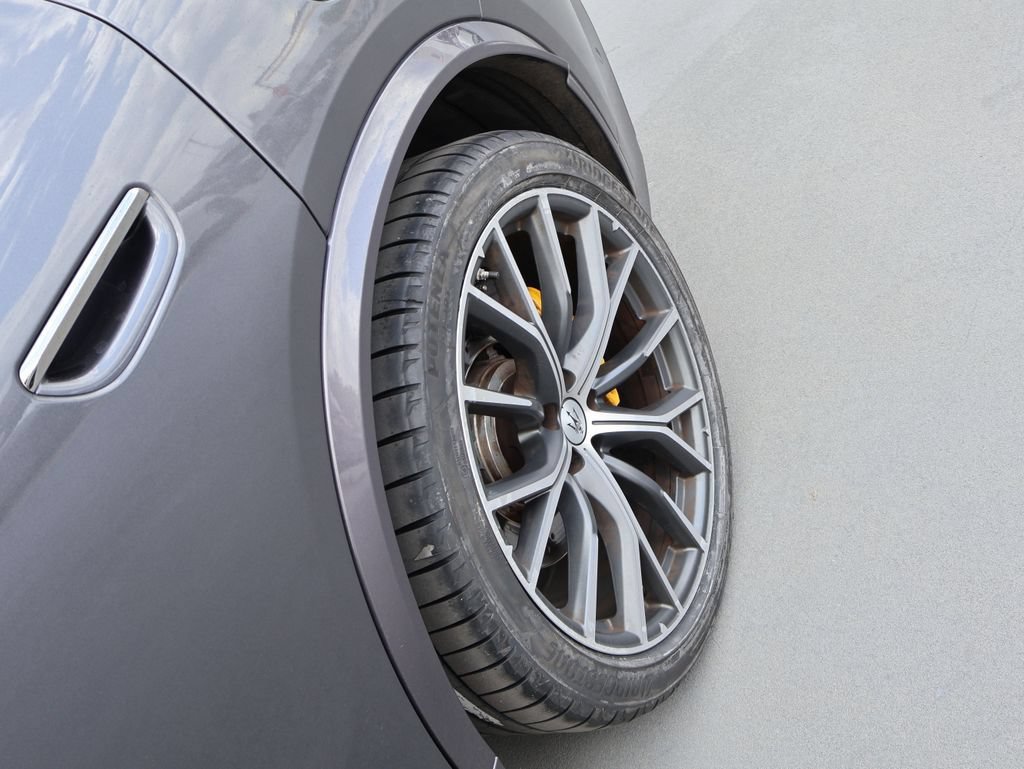 Used 2023 Maserati Grecale Trofeo AWD/4WD image 41