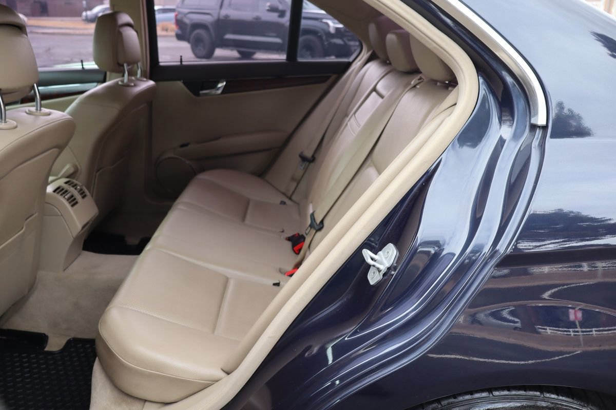 Used 2011 Mercedes-Benz C 300 4MATIC Sedan image 20