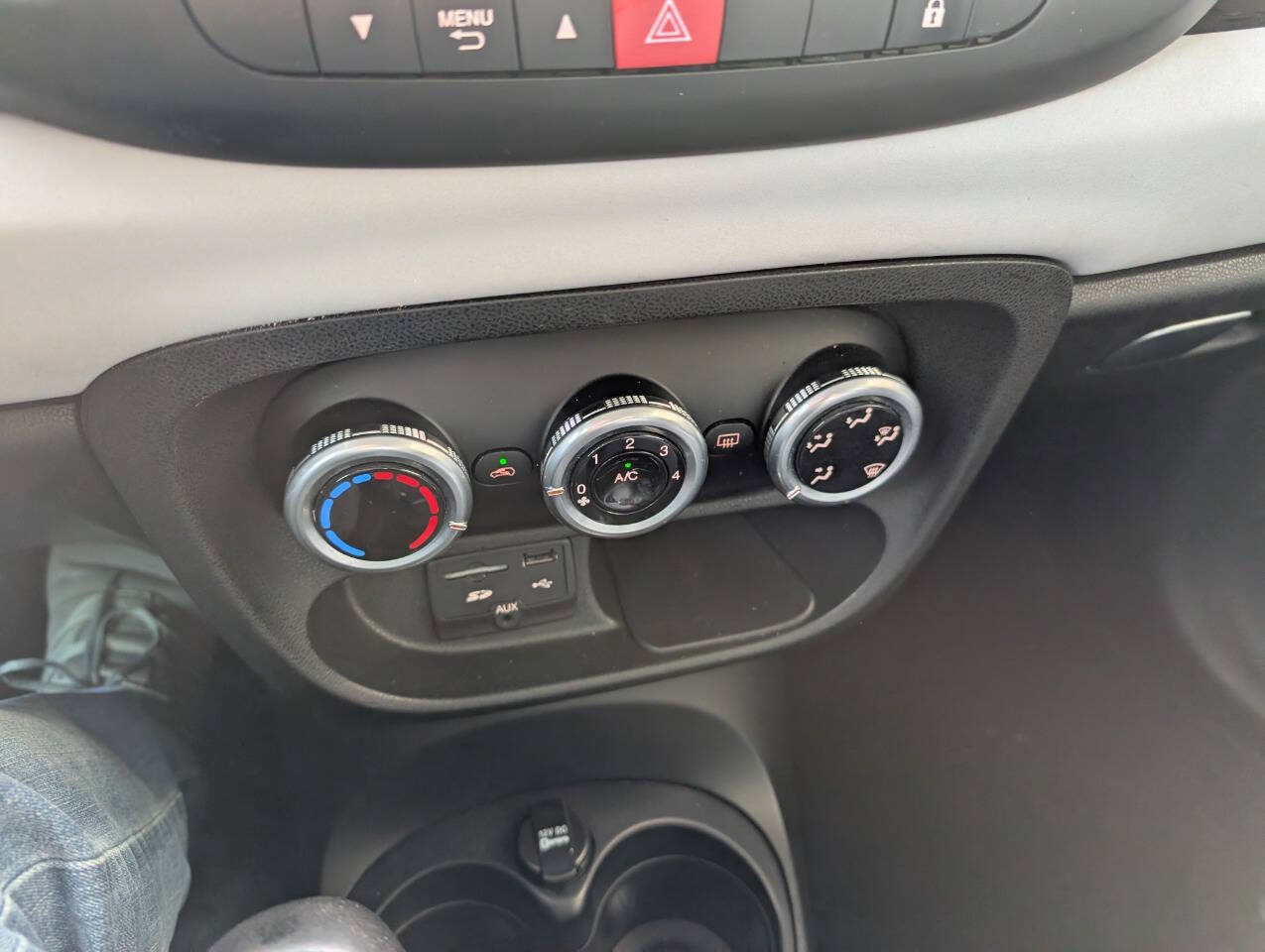 Used 2014 FIAT 500L Easy FWD image 21
