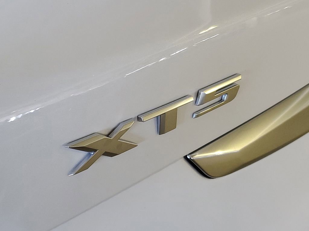 New 2025 Cadillac XT5 Luxury image 6