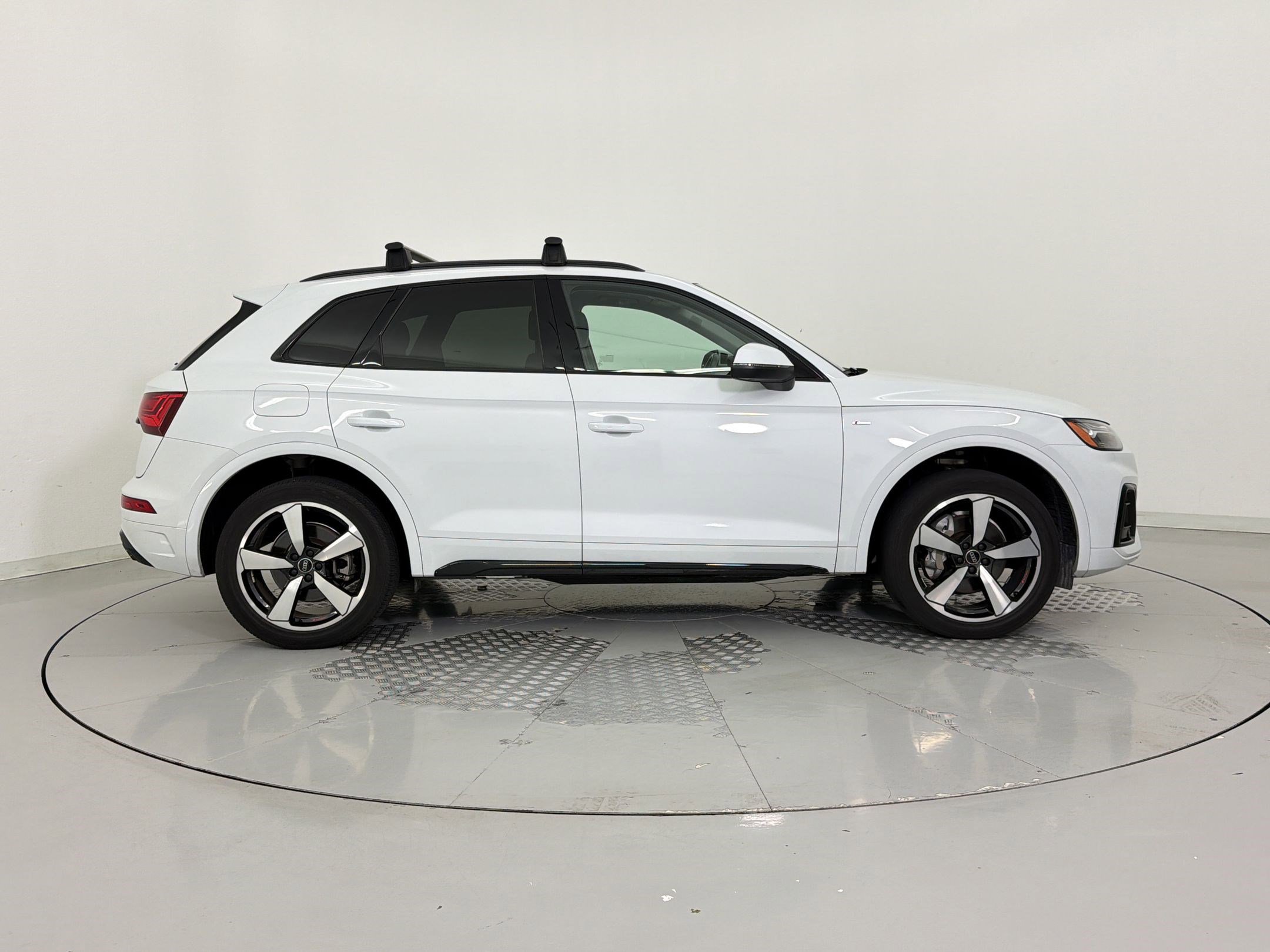 Used 2023 Audi Q5 2.0T Premium Plus w/ Premium Plus Package AWD/4WD image 8