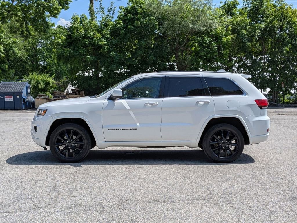 Used 2015 Jeep Grand Cherokee Altitude AWD/4WD image 9