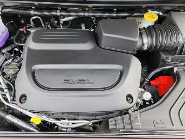 New 2026 Chrysler Pacifica Select AWD/4WD image 24
