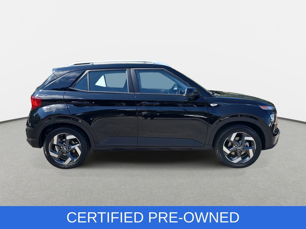 Used 2025 Hyundai Venue SEL FWD image 4
