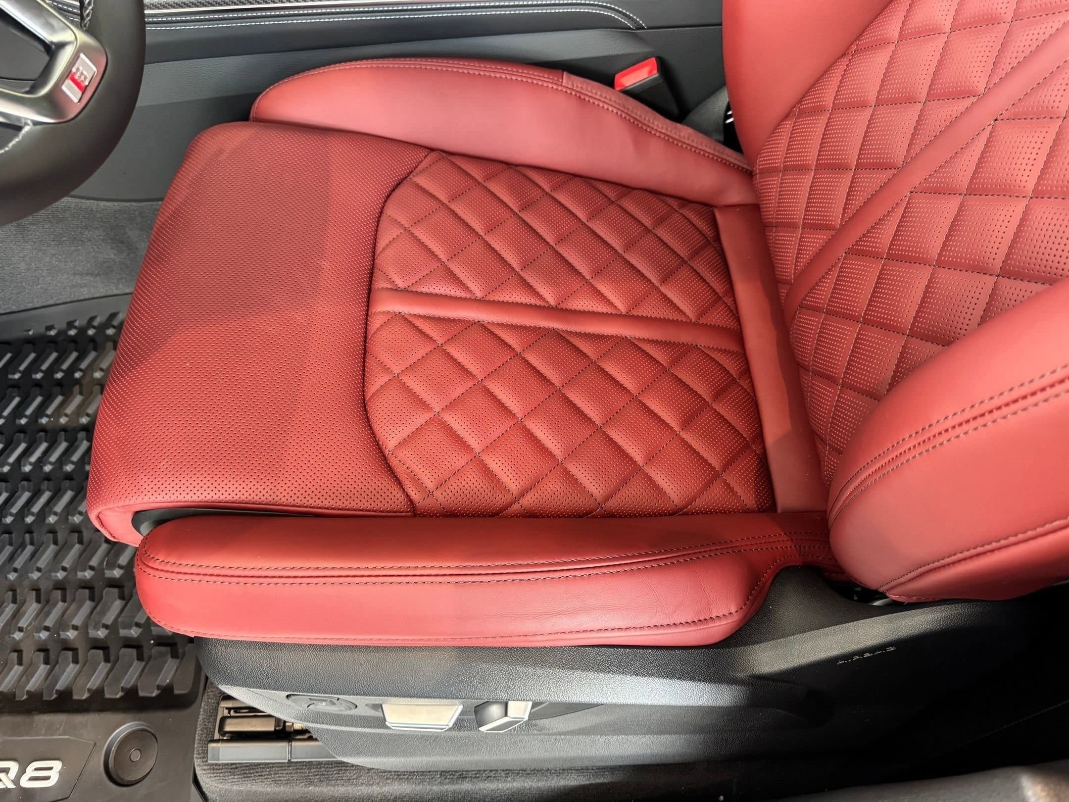 New 2026 Audi SQ8 Prestige image 14