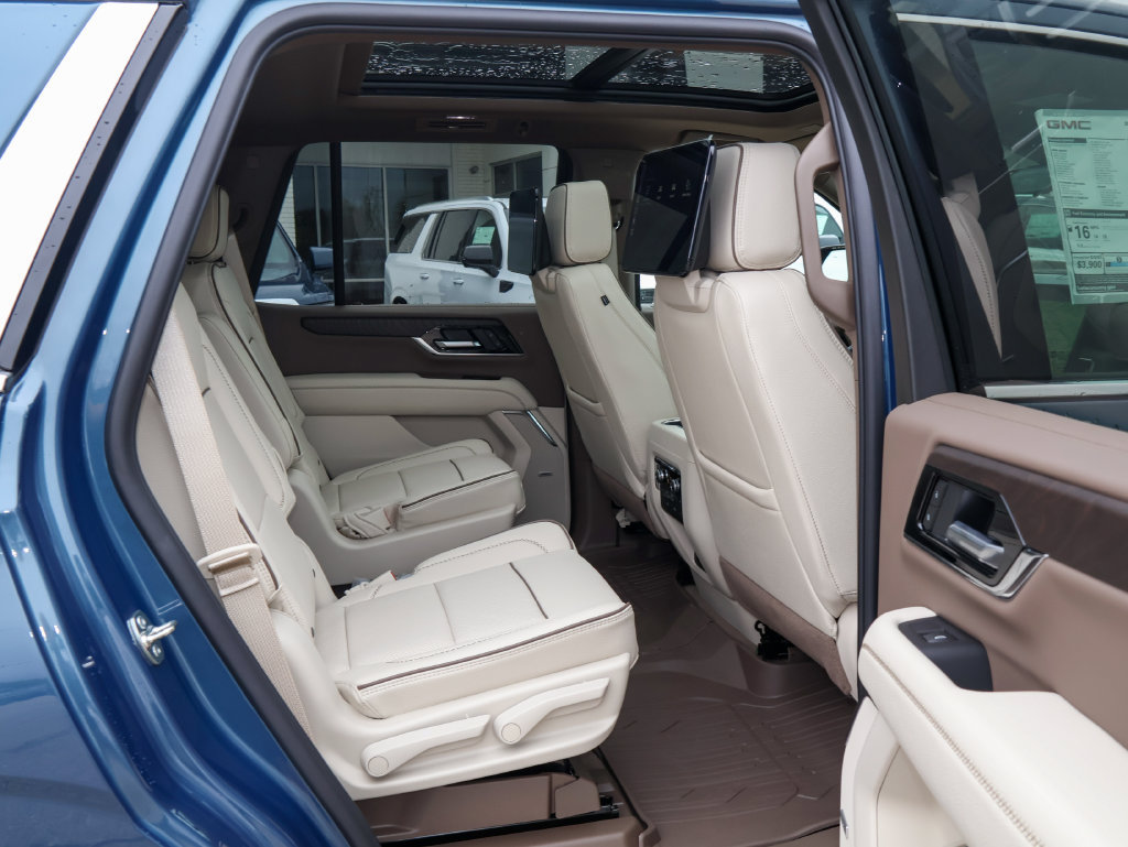 New 2026 GMC Yukon Denali w/ Denali Reserve Package AWD/4WD image 41