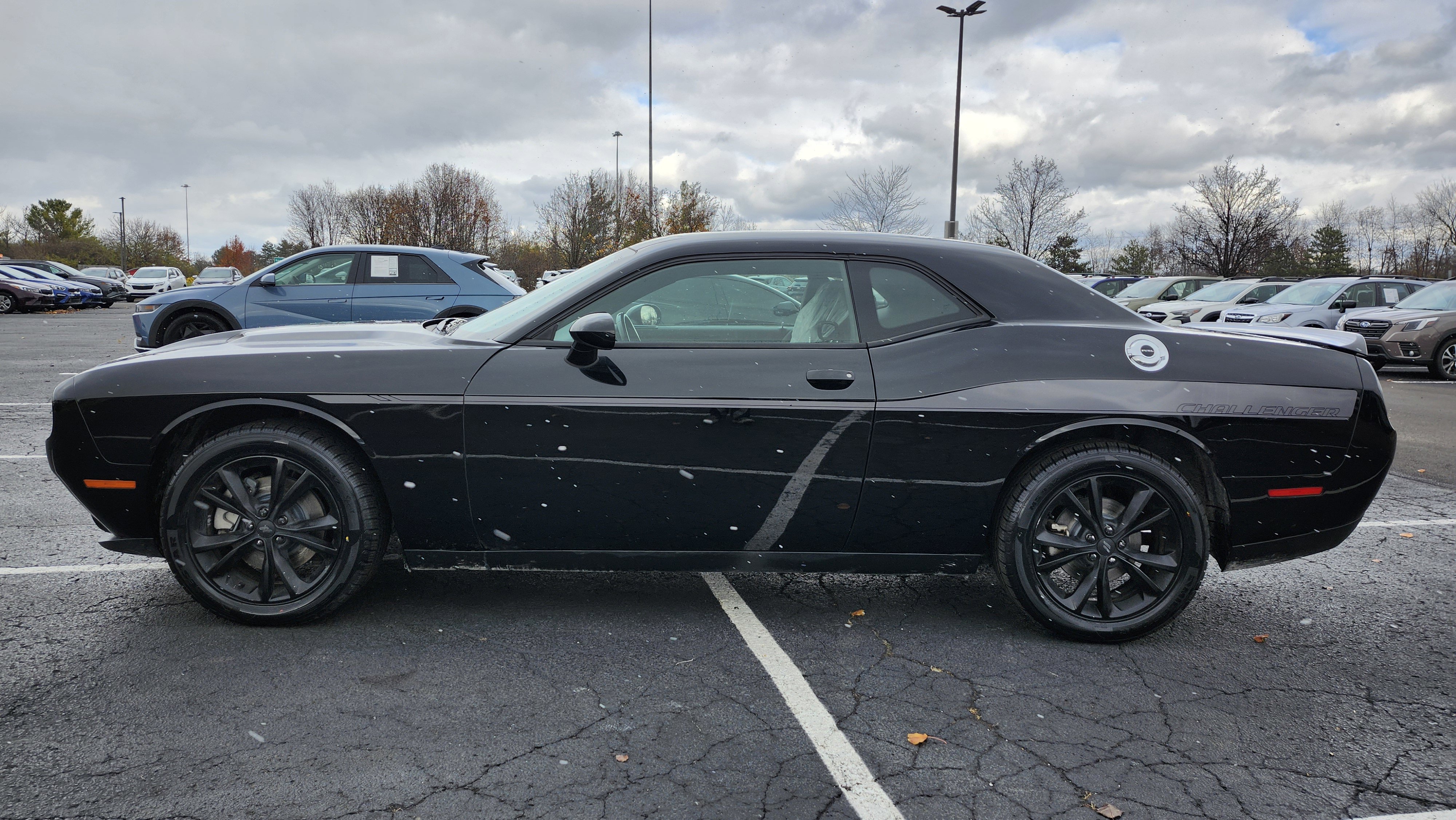 Used 2021 Dodge Challenger SXT image 12