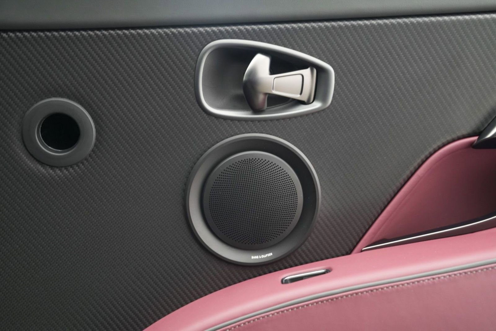 Used 2023 Aston Martin DBS Coupe RWD image 31