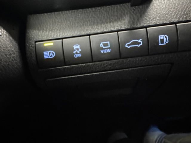 Used 2018 Toyota Camry XLE w/ Audio Package FWD image 11