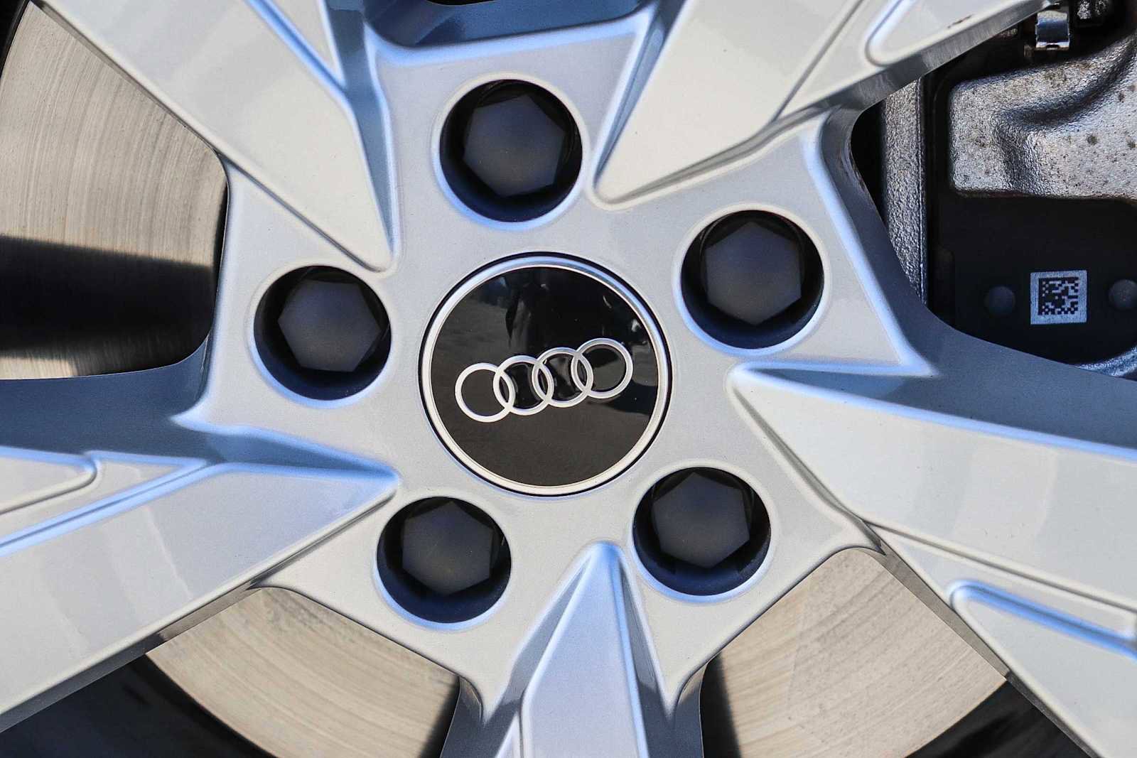 Used 2025 Audi Q5 Premium w/ Convenience Package image 15