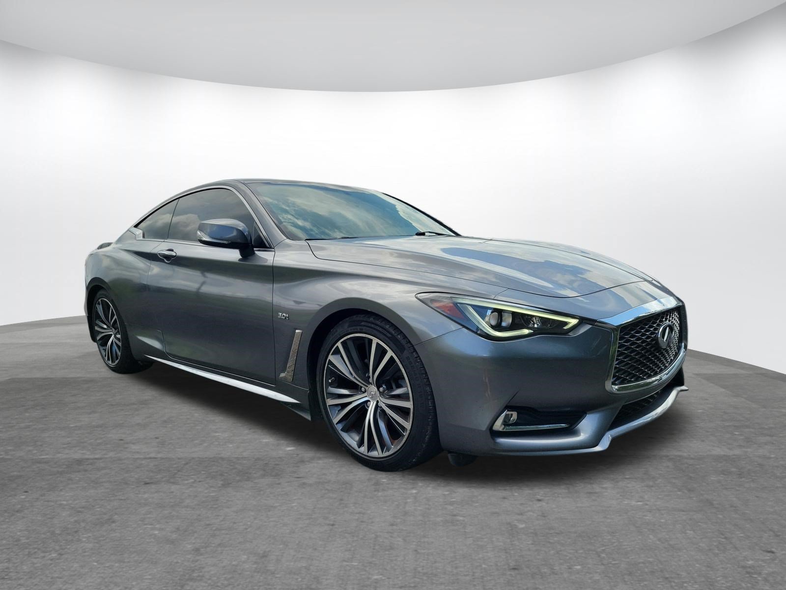 Used 2018 INFINITI Q60 3.0t Luxe RWD image 16