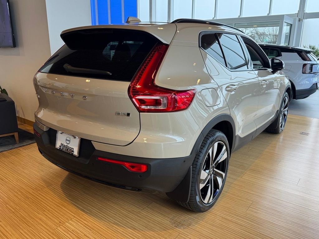 New 2026 Volvo XC40 B5 Ultra w/ Climate Package AWD/4WD image 2