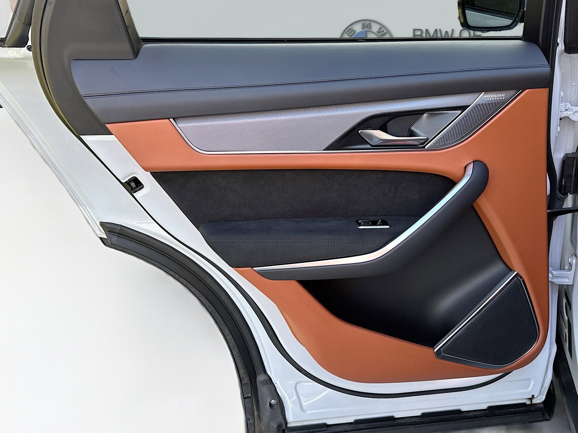 Used 2021 Jaguar F-PACE SVR image 28