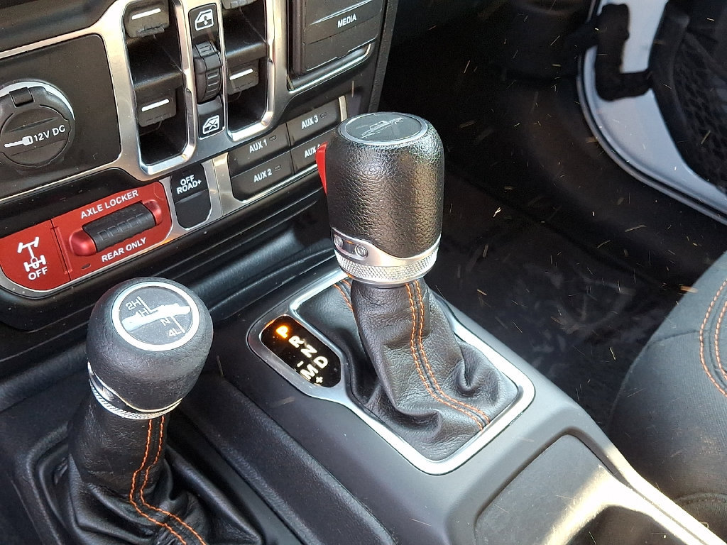 Used 2022 Jeep Gladiator Mojave w/ Cold Weather Group AWD/4WD image 15