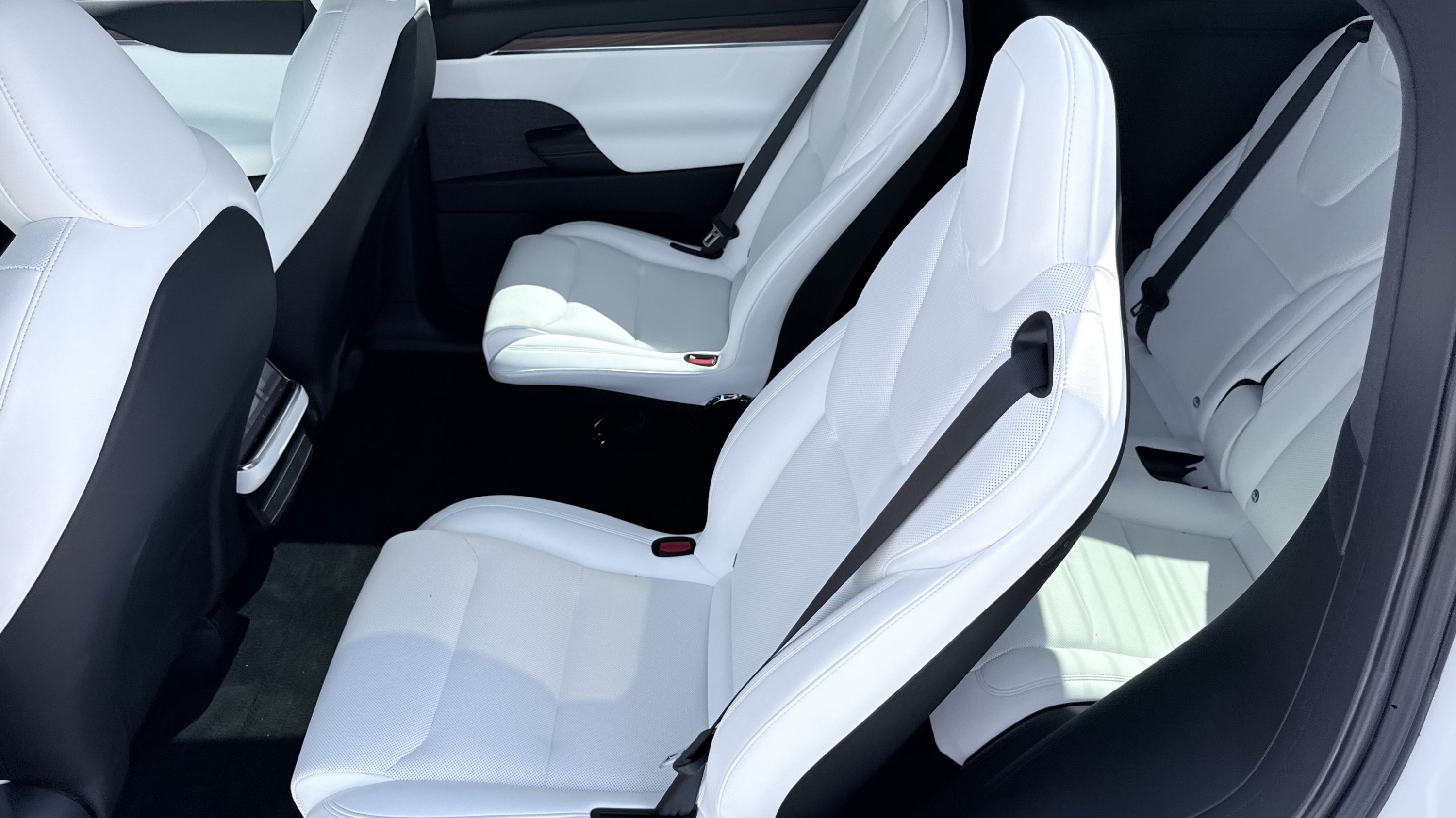 Used 2025 Tesla Model X AWD/4WD image 28