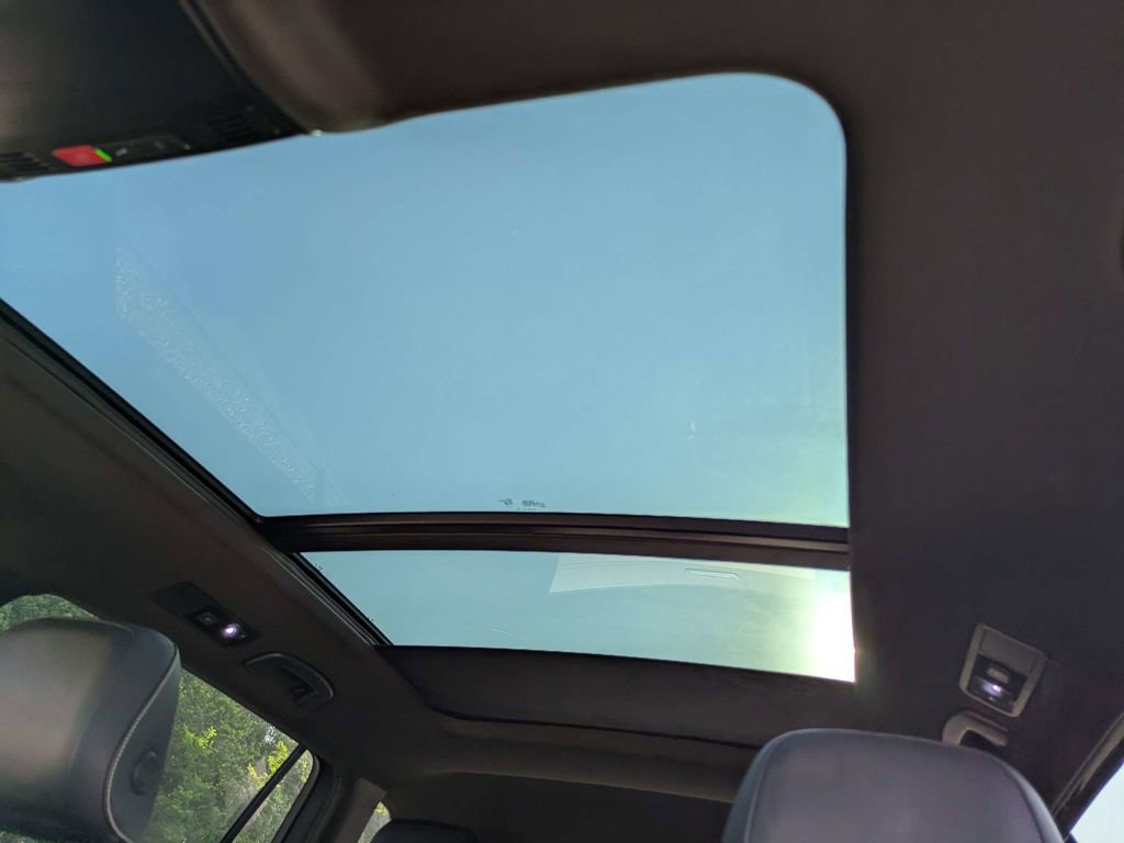 Used 2023 Volkswagen Tiguan SE R-Line FWD image 20