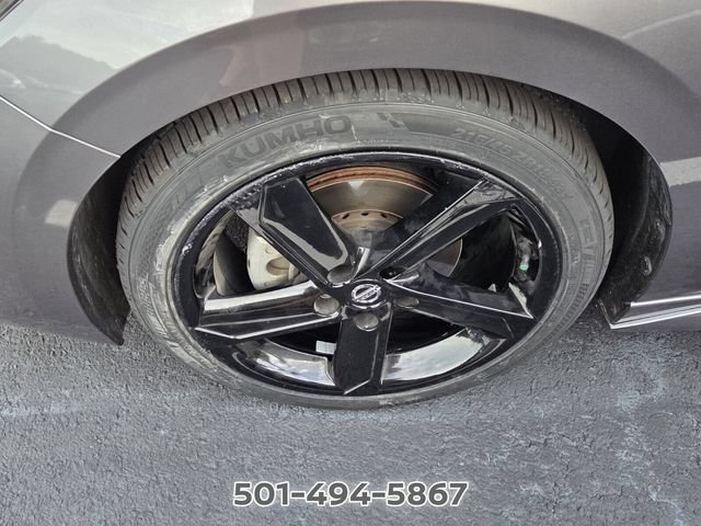 Used 2023 Nissan Sentra SR w/ SR Premium Package FWD image 7