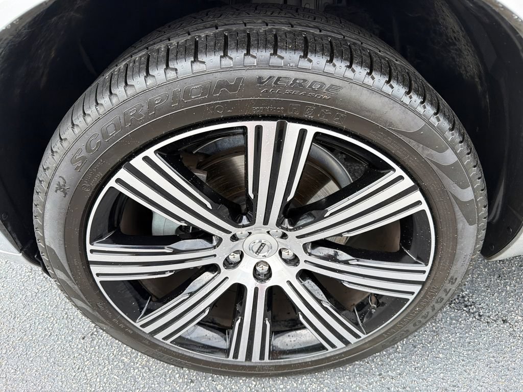 Used 2023 Volvo XC90 B6 Ultimate w/ Protection Package Premier AWD/4WD image 11