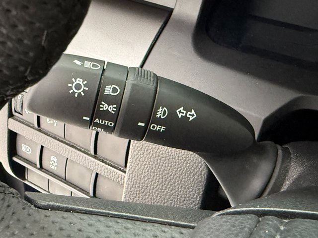 Used 2025 Toyota Tacoma SR5 w/ SR5 Upgrade Package image 15