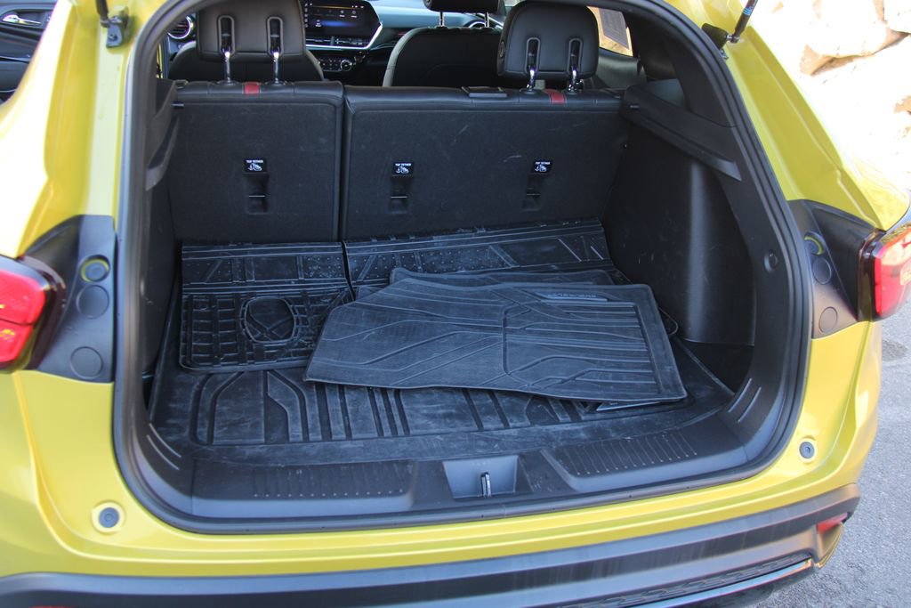 Used 2025 Chevrolet Trax RS image 30