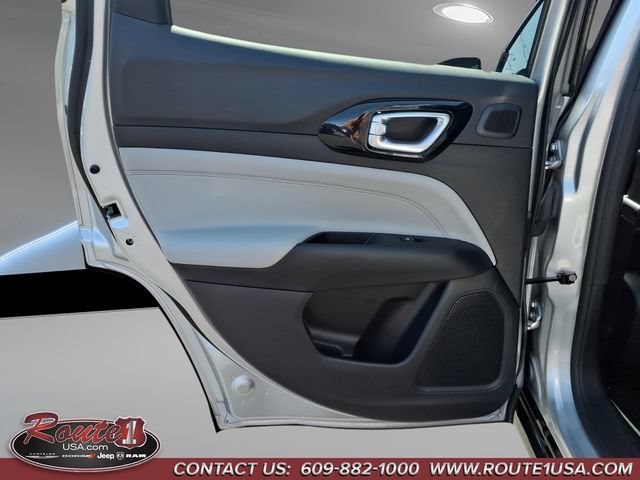 Used 2025 Jeep Compass Limited w/ Elite Group AWD/4WD image 12