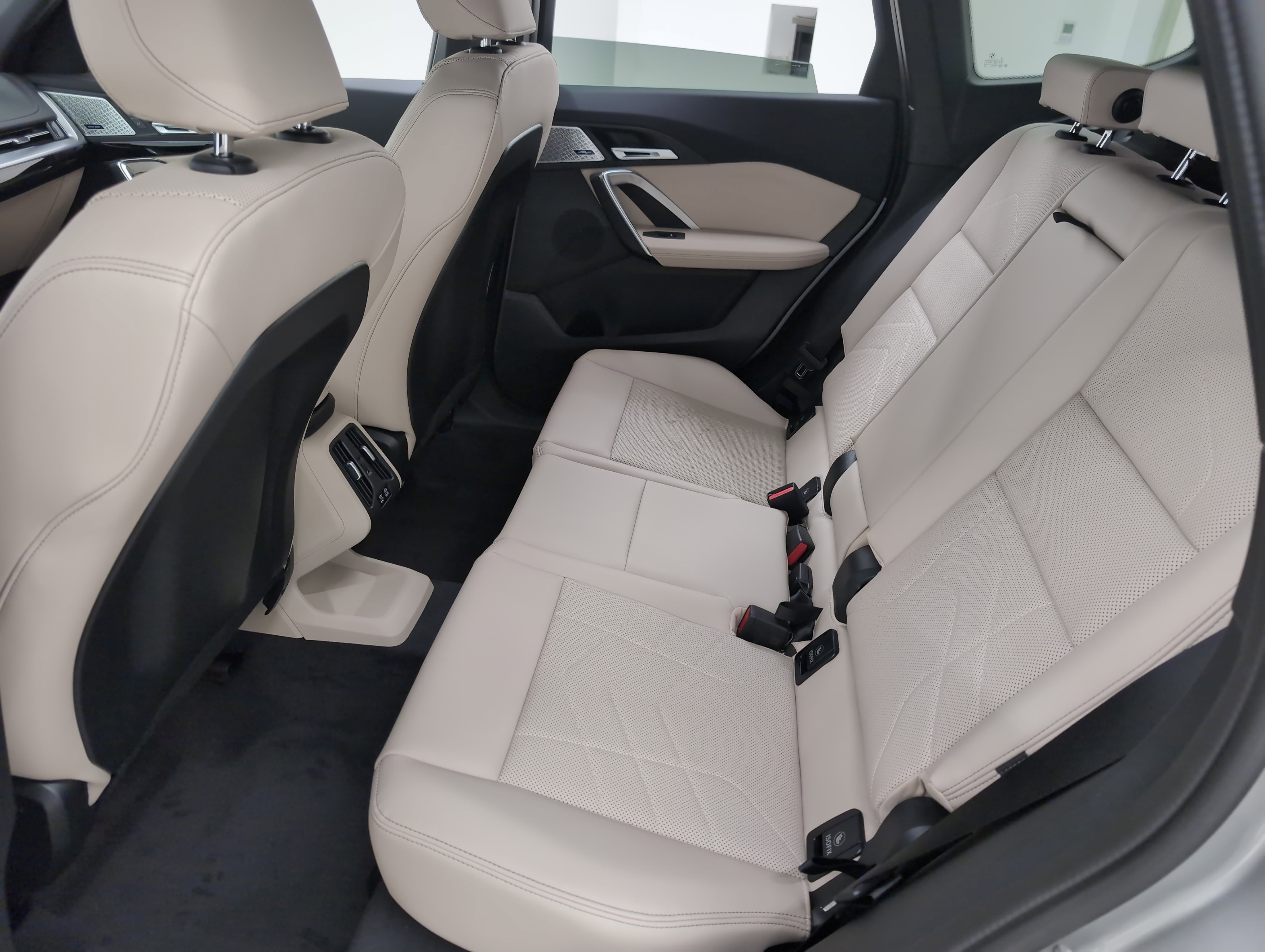 New 2025 BMW X1 xDrive28i w/ Convenience Package image 22