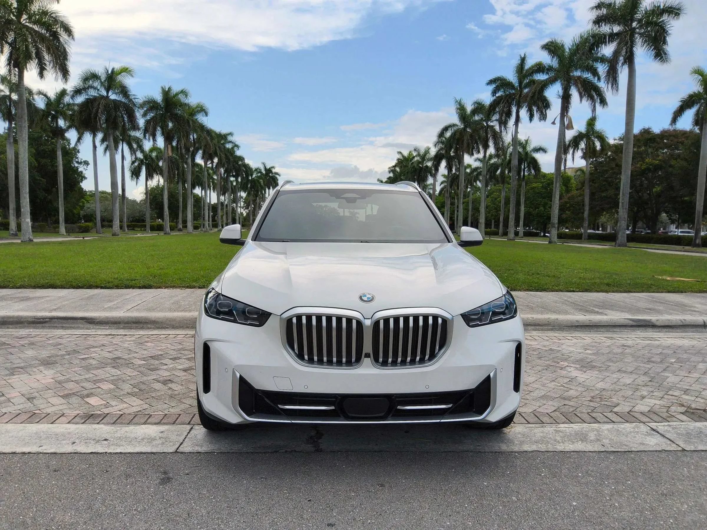 Used 2025 BMW X5 sDrive40i w/ Parking Assistance Package RWD image 2
