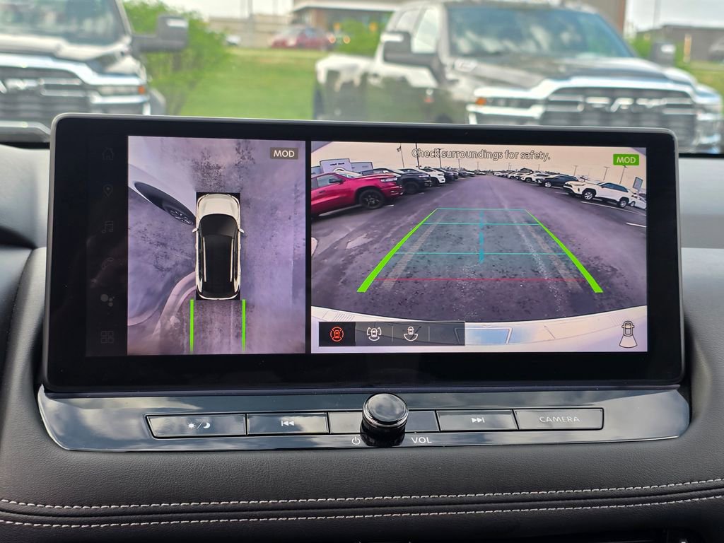 Used 2025 Nissan Rogue SL w/ Tech Package image 23