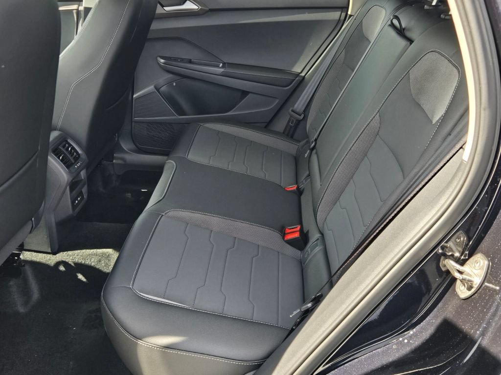 New 2026 Volkswagen Taos SE FWD image 8
