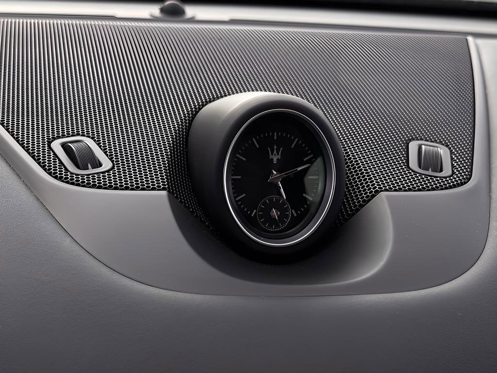 Used 2024 Maserati Levante GT Ultima image 19