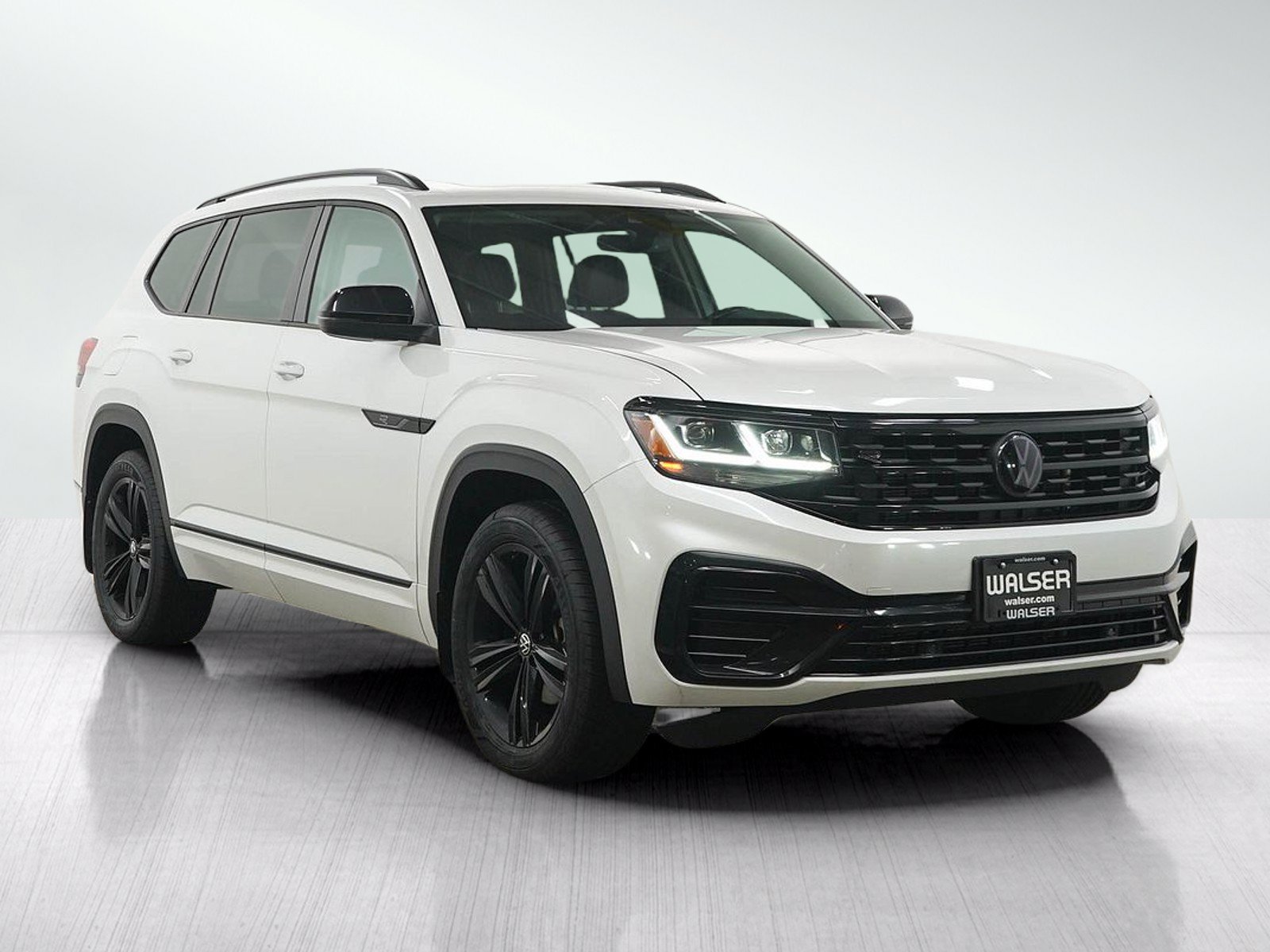 Used 2022 Volkswagen Atlas SEL R-Line AWD/4WD image 7
