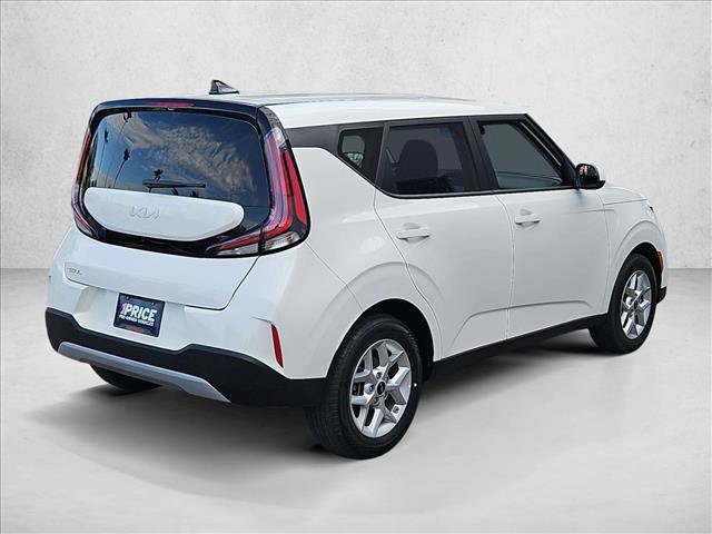 Used 2025 Kia Soul LX FWD image 5