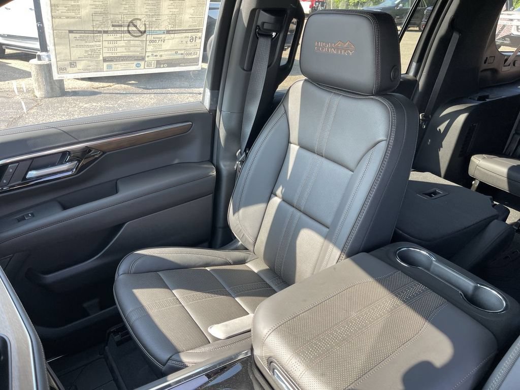 New 2026 Chevrolet Suburban High Country AWD/4WD image 26