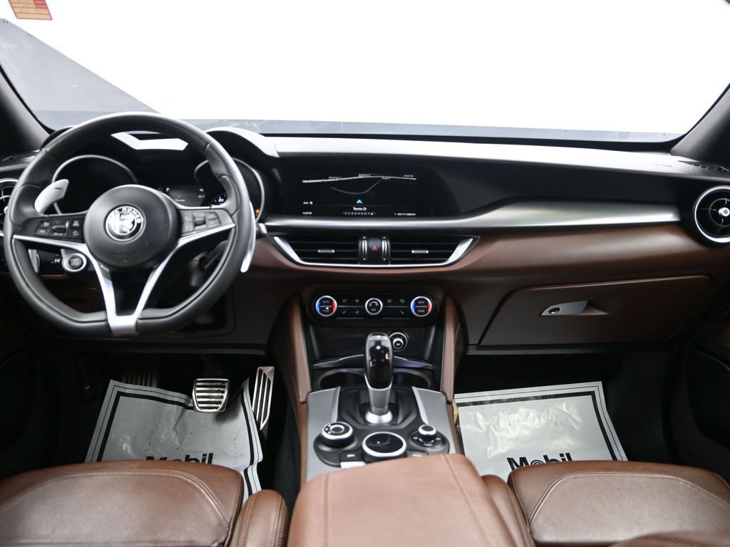 Used 2018 Alfa Romeo Stelvio Ti Sport image 32