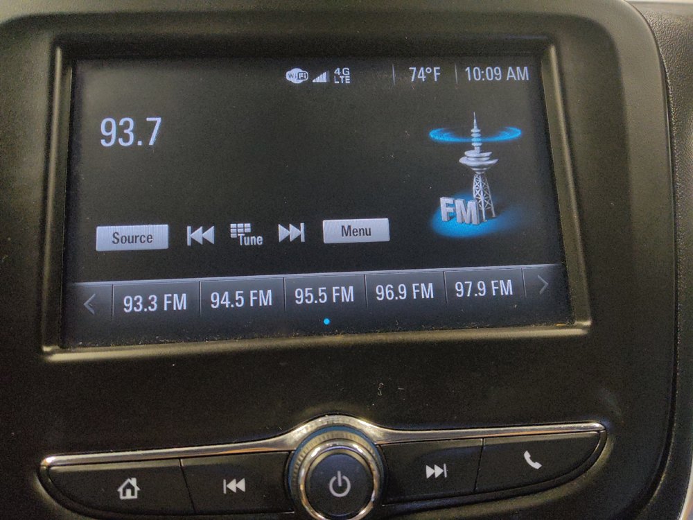 Used 2018 Chevrolet Equinox LT FWD image 25