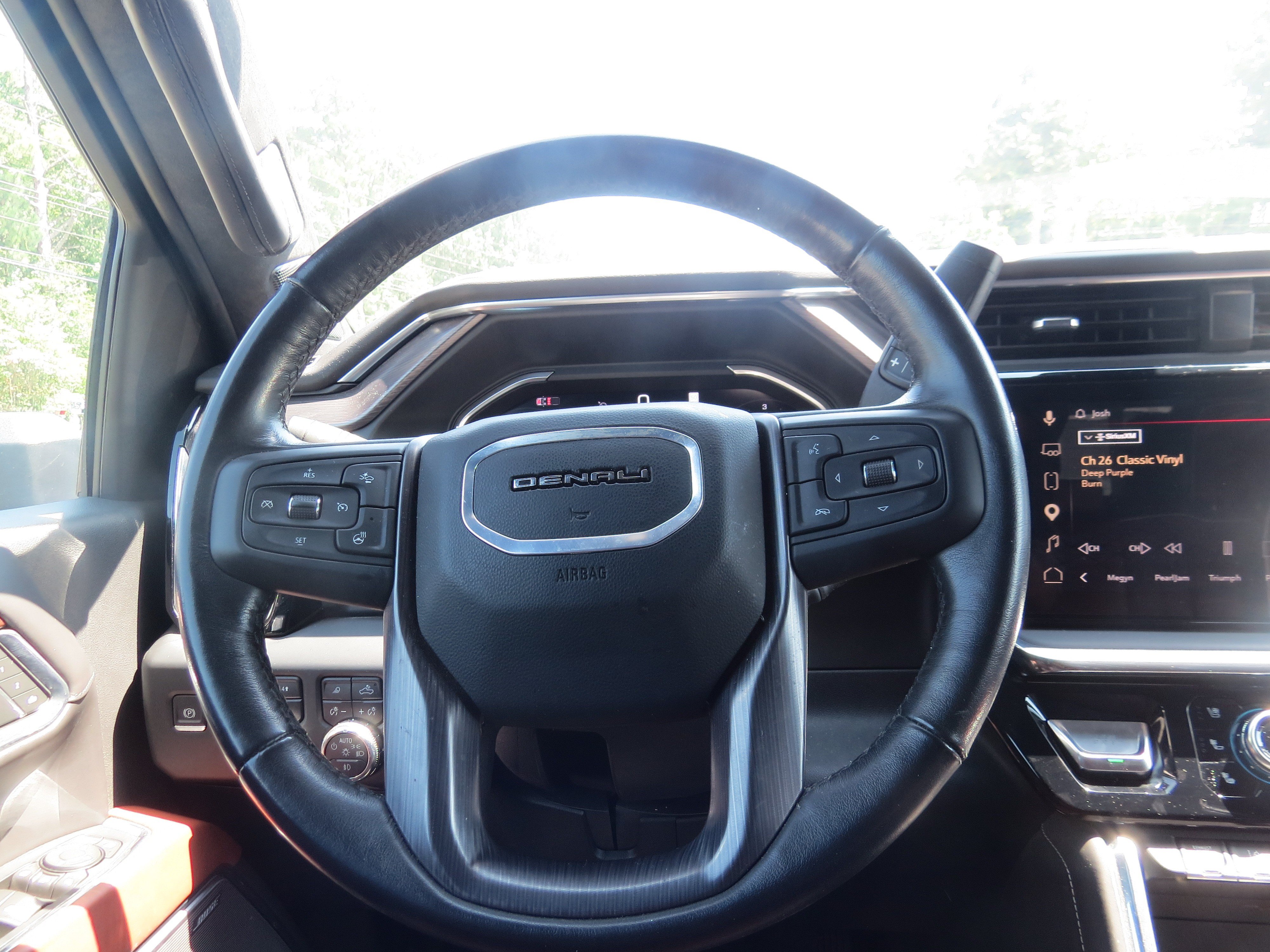 Used 2024 GMC Sierra 2500 Denali Ultimate AWD/4WD image 16