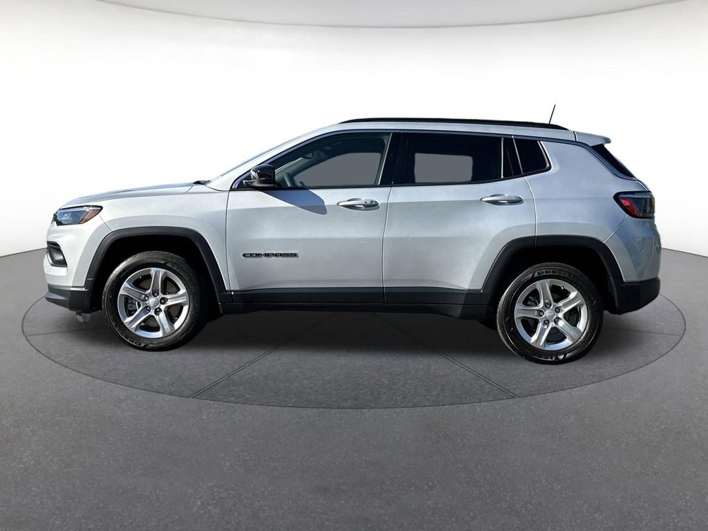 Certified 2024 Jeep Compass Latitude AWD/4WD image 2