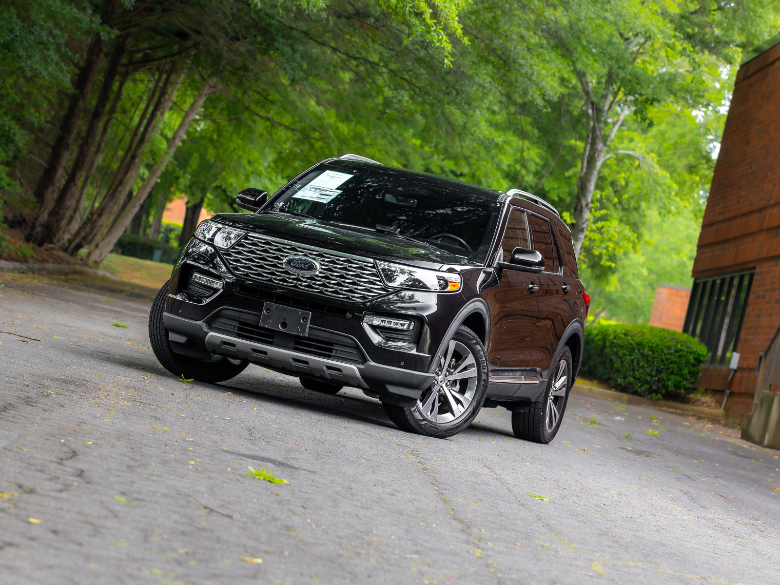 Used 2020 Ford Explorer Platinum w/ Premium Technology Package AWD/4WD image 19
