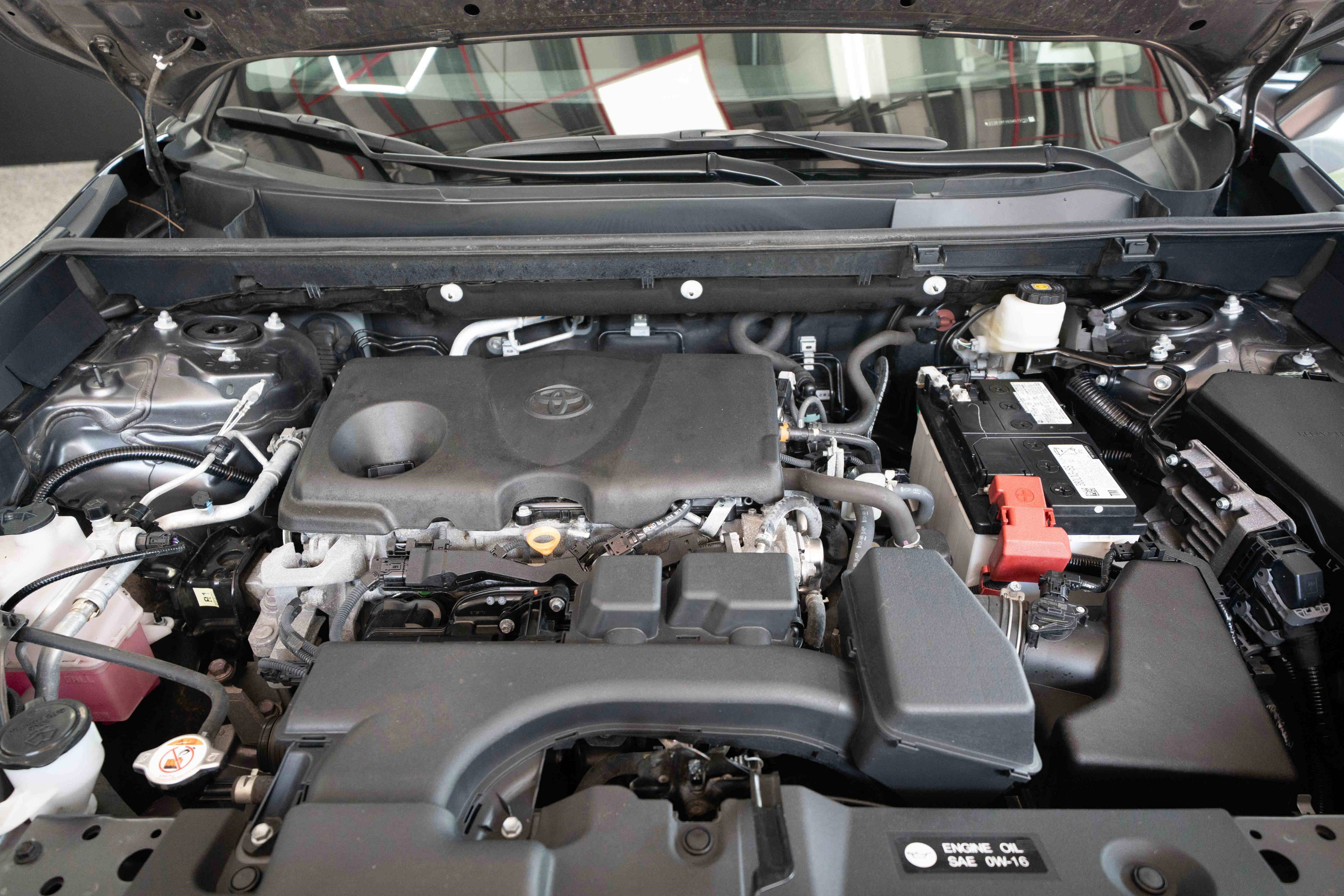 Used 2025 Toyota RAV4 XLE AWD/4WD image 31