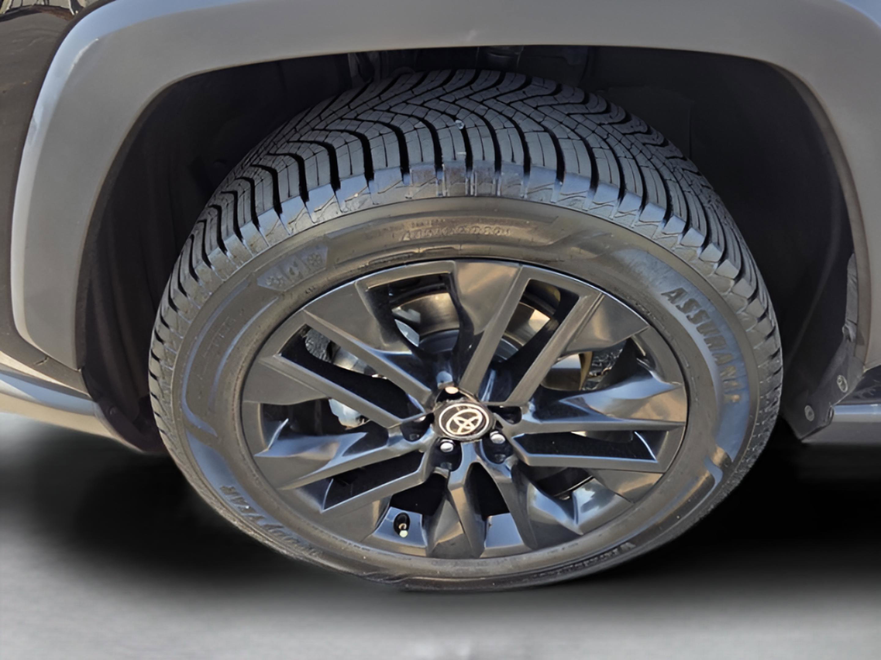 Certified 2021 Toyota RAV4 XLE Premium FWD image 30