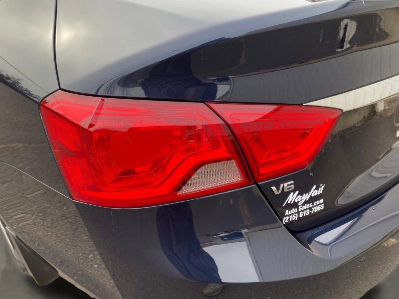 Used 2017 Chevrolet Impala LT w/ Convenience Package image 12