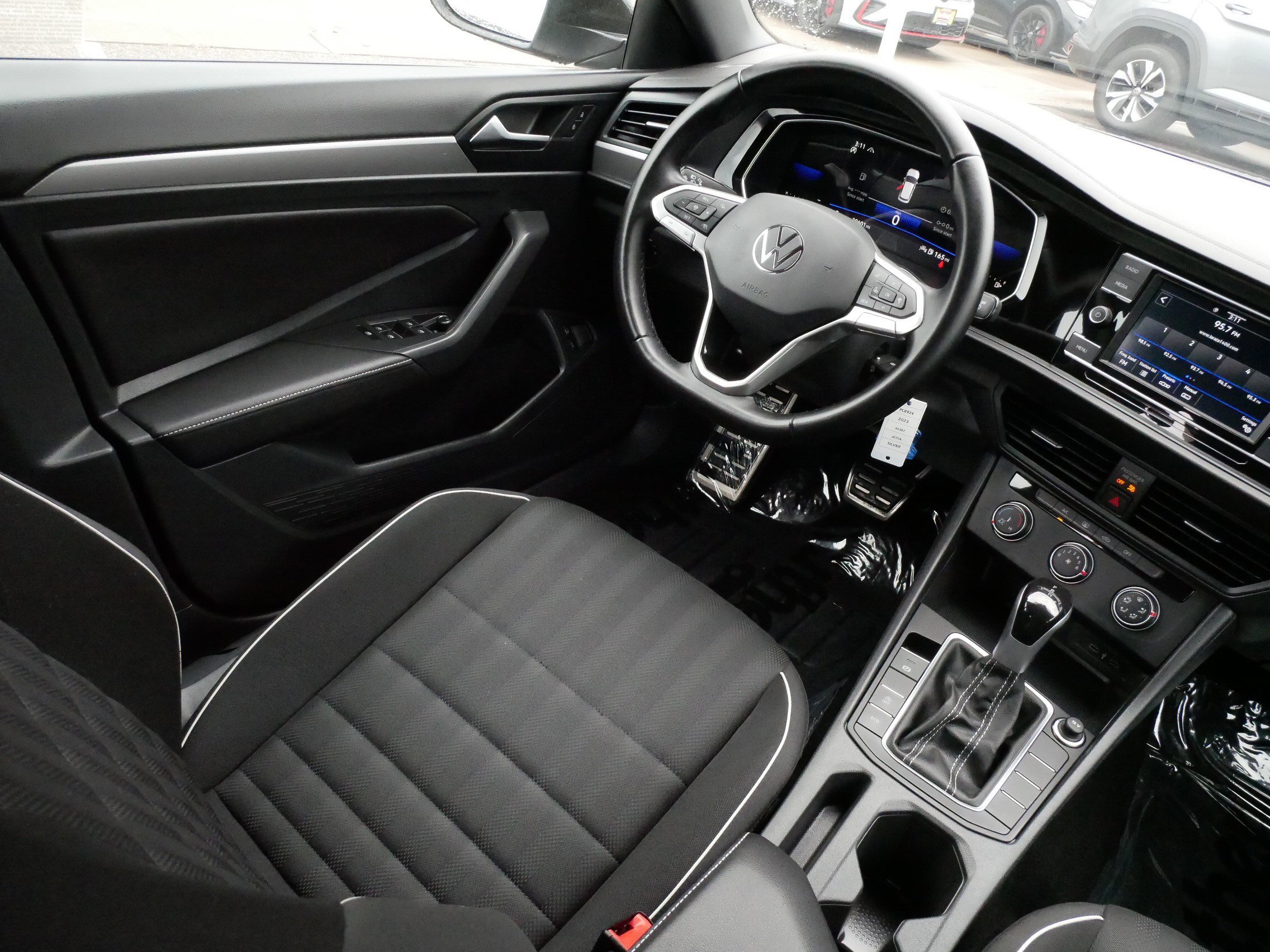Certified 2023 Volkswagen Jetta Sport FWD image 9