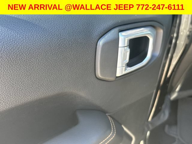 Used 2021 Jeep Gladiator Overland AWD/4WD image 15