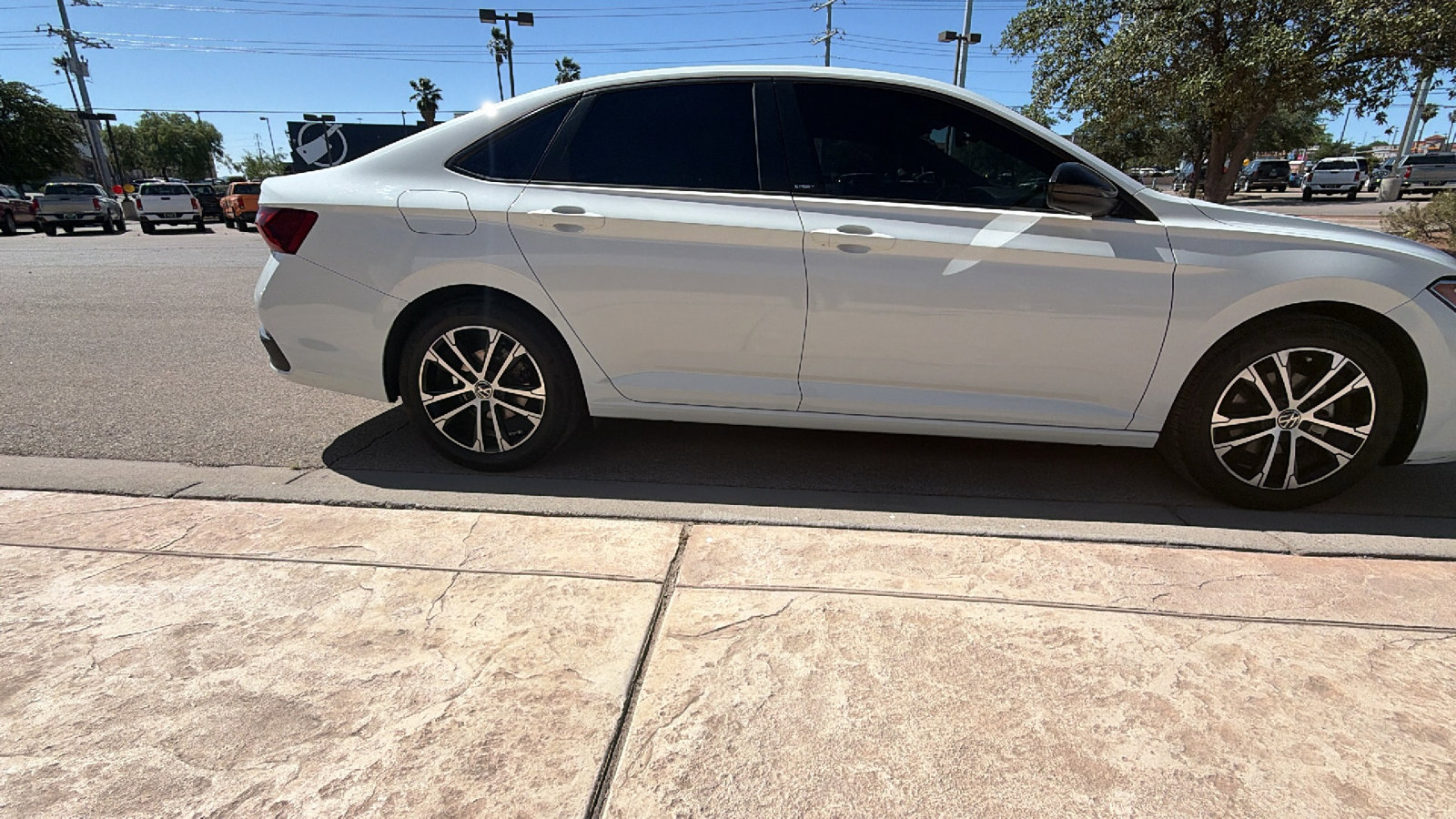 Used 2023 Volkswagen Jetta Sport image 5