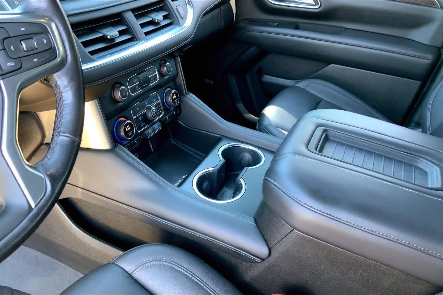 Used 2022 Chevrolet Suburban LT w/ LT Signature Package AWD/4WD image 16