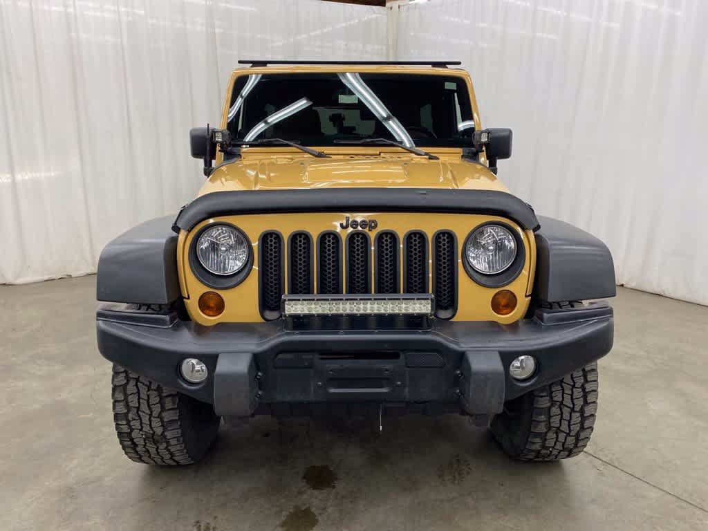 Used 2013 Jeep Wrangler Unlimited Sahara AWD/4WD image 9